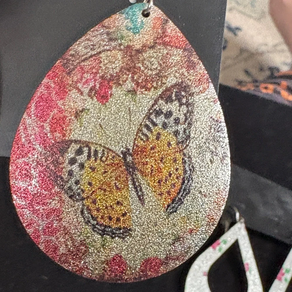 Floral and Butterfly Teardrop Earrings Set - Picture 4 of 5